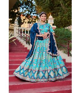 Ensemble Lehenga indien élégant brodé à la main avec Dupatta et chemisier assortis conçu pour les femmes à la recherche de tenues de fête - Product Image 3