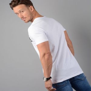 เสื้อยืดผู้ชายสีขาวแขนสั้นทรงสลิมฟิตผ้าฝ้ายหวีสาง100% ละเอียด200 GSM - Product Image 4