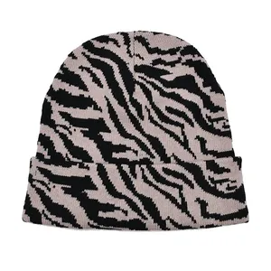 Gorro de punto acanalado Sombreros Acrílico de gran tamaño Logotipo personalizado Unisex Color marrón/Negro Gorro de invierno de alta calidad - Product Image 3