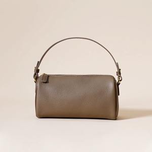 Bolso de Hombro Pequeño de Cuero Genuino Beige en Forma de Silla de Montar, Bolso de Mano Ligero y Duradero para Mujer, Estilo Minimalista - Product Image 1