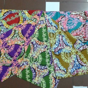 Telas Africanas Estampadas con Cera, Brillantes y Vibrantes, Ahora Disponibles en Existencia, Listas para Enviar a Todo el Mundo - Product Image 3