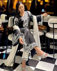 Realza la Belleza de tu Armario: Conjunto de Salwar Kameez de Seda CHINON para Mujer, Recién Lanzado, Diseño Reversible, Ideal para Fiestas, Estilo Casual, Digital - Product Image 6