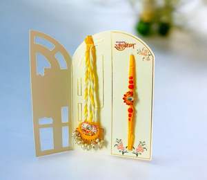 Juego de Rakhi de la mejor calidad para Bhaiya y Bhabhi, perfecto para tiendas de regalos familiares y paquetes de bodas disponibles para la venta - Product Image 2