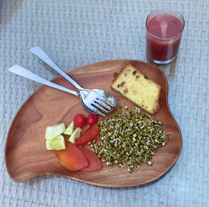 Plateau de service en bois durable fait à la main pour la décoration Plateau élégant et écologique - Product Image 1