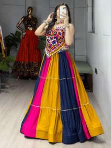 Navratri Use rayón con espejo Kutchi Work Lehenga Choli Compras en línea a precio mayorista Fabricante de Surat - Product Image 5