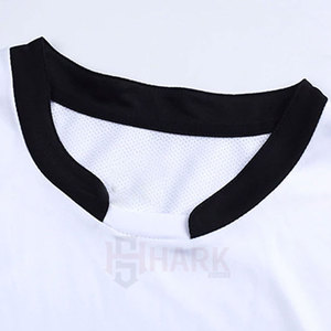 Vêtements de football avec logo personnalisé les plus vendus 2024 pour adultes Nouveau design de style supérieur avec uniforme d'équipe de technique d'impression - Product Image 3