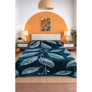 ผ้าห่มเชอร์ปาสไตล์อเมริกัน Aslan ขนาด 220x240 ซม. สองชั้น ลายนูน น้ำหนัก 6 กก. สีฟ้าลายใบไม้ หนานุ่ม อุ่นสบาย เหมาะสำหรับใช้ในห้องนอน - Product Image 2