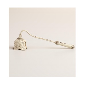 Extincteur de bougie classique en métal conçu pour une manipulation sécurisée des flammes et une ambiance sereine des bougies avec un style de décoration raffiné - Product Image 3