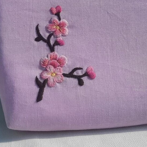 กระเป๋าผ้าลินินปักมือพร้อมเย็บปักถักร้อยกระเป๋าเป้สะพายหลังผ้าลินินสีต่าง ๆ ผ้าลินินนุ่ม 100% OEM ผลิตในเวียดนาม - Product Image 5