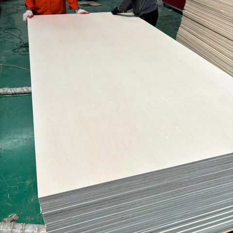 First Class 18mm 4ft X 8ft Poplar Wood Plywood E0 Standard Vietnamese Manufacturer Rubber Core Construction Shuttering Wholesale