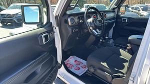 Jeep Gladiator Overland Pickup 4D 5 FT Automático 2020 - Product Image 4