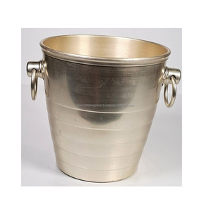 Cubo de hielo de metal de tendencia superior, Enfriador de cerveza de vino multifuncional de la mejor calidad, cubo de hielo de material agarrado a mano de metal sostenible - Product Image 2