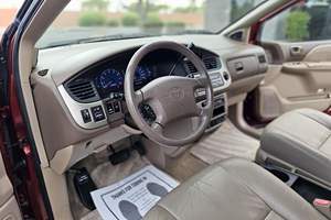 Toyota Sienna XLE d'occasion de 2001 - Product Image 4