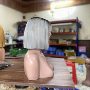 Nouvelle arrivée Perruque courte droite en cheveux humains de couleur grise Perruque frontale en dentelle suisse 100% cheveux vierges non traités - Product Image 1