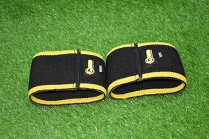 Soporte de Brazo Unisex Elástico de Neopreno Ajustable Antideslizante y Transpirable para Bíceps y Codo para Levantamiento de Pesas - Product Image 2