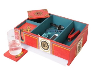 อุปกรณ์ตกแต่งโต๊ะทำจากไม้อะคาเซียพร้อมจานรองแก้วหกชิ้นอุปกรณ์ตกแต่งโต๊ะกาแฟทาสีด้วยมือ - Product Image 1