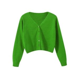 Ventes en gros de pulls en tricot de haute qualité à la mode avec broderie de boutons et motif patchwork pour l'hiver - Product Image 3