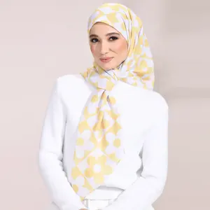 新款高级软棉薄纱印花伊斯兰服装花卉设计女性头巾围巾杜帕塔