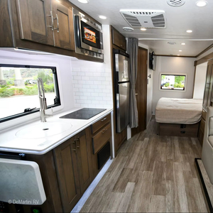<strong>Luxury</strong> Self-Propelled 4x4 Motorhome <strong>Caravan</strong> Aluminium Travel Trailer for Camping and Truck Use Self-Powered Motorhome for Sale