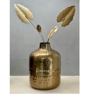 Vase à fleurs martelé en métal aspect royal plaqué or pour la décoration de table de la maison et de l'hôtel Vase à fleurs cylindrique - Product Image 5