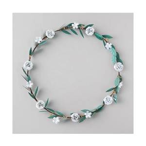 Top Quality <b>Christmas</b> Decorating <b>Wreath</b> Wall & <b>Door</b> Hanging <b>Wreath</b> With Golden Finishing for Sale in Lowest Price - Product Image 4