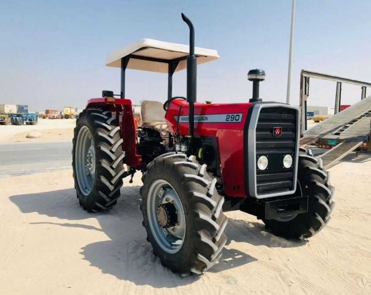 ご当地キティ　根付け　MASSEY FERGUSON ご当地キティ 根付け MASSEY FERGUSON ご当地キティ 根付け