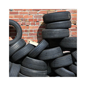 Pneus d'occasion disponibles à la vente avec une bande de roulement solide et des performances fiables - Product Image 6