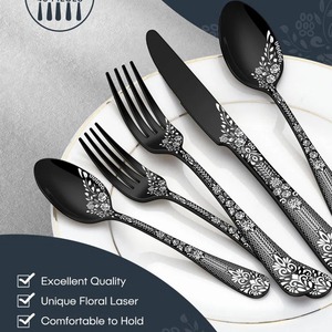 Ensemble de couverts de luxe en bois pour mariage avec motifs floraux et roses gravés au laser, couverts robustes et écologiques - Product Image 2