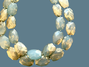 Collier de perles en résine de haute qualité, design plaqué or, bijoux de déclaration bohèmes pour femme, idéal pour les fêtes et mariages - Product Image 2