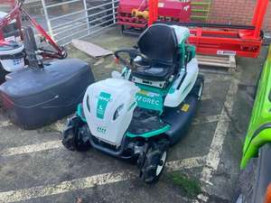 Tondeuse à gazon Orec Brush Rover 4WD de qualité industrielle 150cc 110cc Intelligent Orec RM882 Tondeuse à gazon à démarrage électrique Diesel - Product Image 4