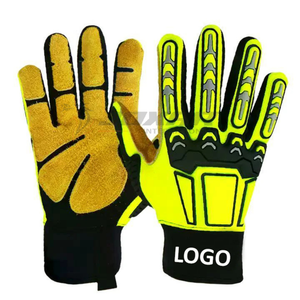 Los guantes protectores con palmas acolchadas y ajuste ergonómico mejoran la comodidad del control y la seguridad al manipular herramientas y piezas pesadas - Product Image 1