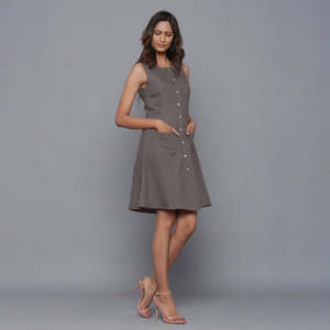 ชุดเดรสผ้าลินินคุณภาพสูงของผู้หญิงสำหรับฤดูร้อนชุดเดรสแขนกุดสไตล์สั้นกระดุมทรงหลวมแบบเรียบง่าย - Product Image 4