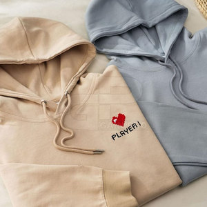 Sweat-shirts à thème cœur pour la Saint-Valentin, directement du fabricant, design tendance et confortable, idéal pour les tenues décontractées de saison et les moments spéciaux - Product Image 5