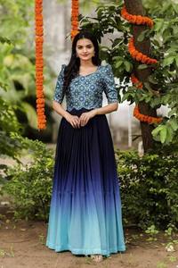 Ensemble de robes traditionnelles en soie pour femmes de créateur Long Party Wear Mariages Occasions décontractées Tissu en filet fantaisie de style indien pakistanais - Product Image 5