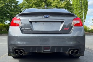 W-RX S-TI Lim-ited Usado en Buen Estado, Transmisión Manual de 6 Velocidades, Tracción en las Cuatro Ruedas (AWD) - Product Image 3