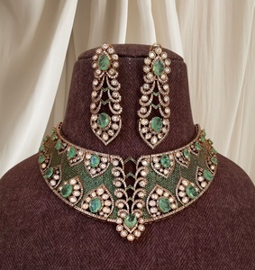 Ensemble de collier et boucles d'oreilles de haute qualité, plaqué or, avec pierres en moissanite, pour femmes, collection de vêtements de mariage - Product Image 5