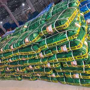 Tailles personnalisées Couleurs 200gsm Vierge PE Bâche Stabilisée aux UV Résistant à la déchirure 12x12 Mesh Heavyweight Super Strong Tissu - Product Image 1