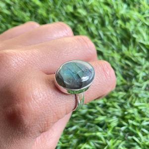 Bague en argent sterling 925 avec labradorite naturelle bleue feu, faite à la main, pierre précieuse labradorite, bijoux pour femmes, bague de mariage, cadeau pour femmes - Product Image 2