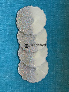 แผ่นรองแก้วเรซิ่นงานฝีมือ ขนาด 4x4 นิ้ว รูปทรงสี่เหลี่ยม หรูหรา สวยงาม สำหรับวางบนโต๊ะ พร้อมบริการสลักโลโก้ตามสั่ง Tradebyd - Product Image 5