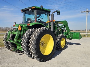 Tractor de Ruedas Usado Deere 7830 de 150HP, Tractor Utilitario Agrícola con Cargador Frontal y Caja de Cambios - Product Image 2