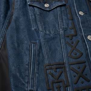 Custom Women's Heavyweight Denim Jacket 3D Puff Print Embossed Logo Distressed Vintage Wash Eco-Friendly Windproof Anti-Wrinkle - Product Image 4