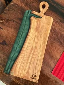 Planche à découper en résine faite à la main avec motif Aqua Swirl et effet marbre utilisée dans la maison et l'hôtel - Product Image 3