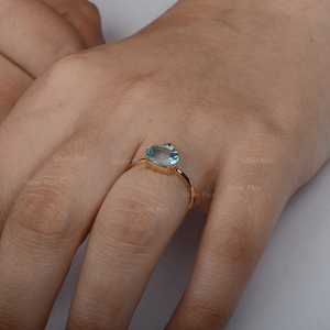 Última colección Anillo de Topacio azul ovalado de oro sólido de 14 quilates Joyería fina de moda para bodas Producido por proveedor indio en 10K/18K - Product Image 5