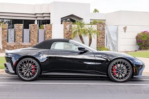 2023 MARTIN VANTAGE Roadster Faible kilométrage Moteur en excellent état Transmission AUTOMATIQUE Toit panoramique Feux LED Prêt à être expédié - Product Image 4