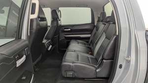 รถกระบะอีลิท ยูส 2018 รุ่นทูน-ดรา ลิมิเต็ด ครูว์-แม็กซ์ เครื่องยนต์ 5.7 ลิตร ระบบขับเคลื่อน 4 ล้อ - Product Image 5