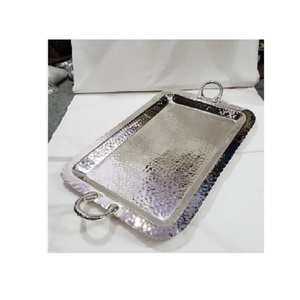 Plateaux de service personnalisés avec poignée décorative pour hôtel restaurant Qualité supérieure Plateau de service en métal fait à la main Table à manger pour la maison - Product Image 2