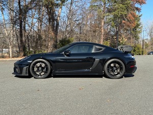 Porsche 718 Cayman GT4 RS 2025, Motor Boxer de 4.0L de Aspiración Natural, Coupé Automático - Product Image 2