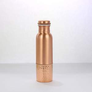 Botella de agua de cobre con patrón martillado Premium, accesorios de Metal duraderos para bebidas, mejor precio de venta para regalos de negocios - Product Image 2