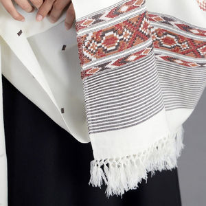 Écharpes en laine pour femmes avec logo personnalisé imprimé pour l'hiver Prix de gros Collection d'écharpes et de châles traditionnels Design uni simple - Product Image 6