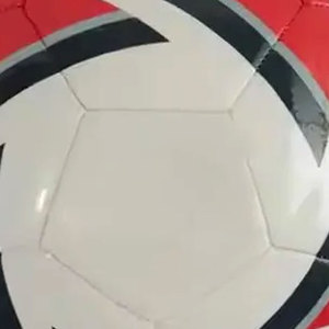 Ballon de football en PU hautement personnalisable, très résistant, cousu à la machine, pour l'entraînement, fabrication sur mesure, fabriqué au Pakistan - Product Image 5